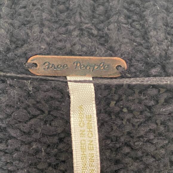 FREE PEOPLE Brookside Tunic Oversized Chunky Sweater in Black, Size X-Large - Picture 7 of 16